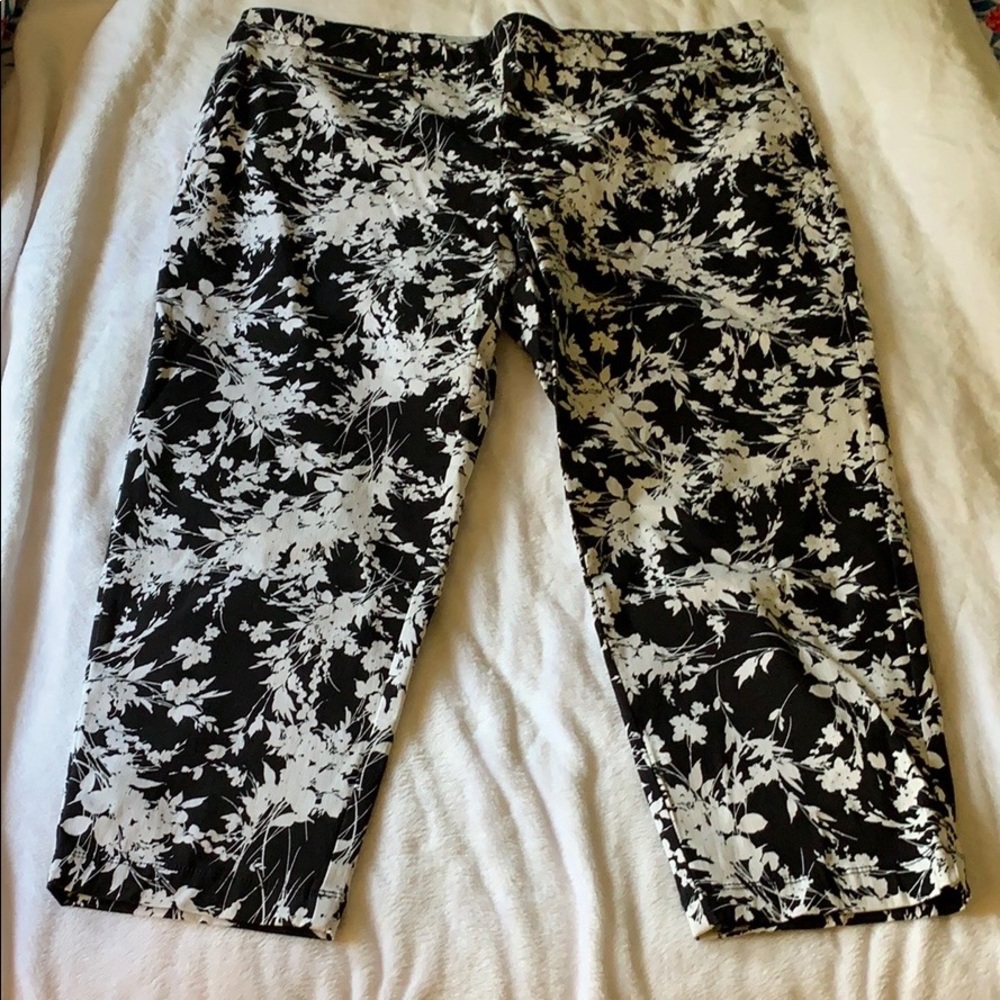 NWT Emaline patterned pant